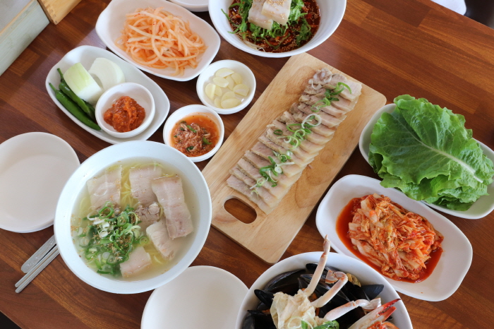 제주 서귀포 고기국수 맛집 ‘솔동산고기국수’… “이색적인 국수음식 맛보고 가세요~”