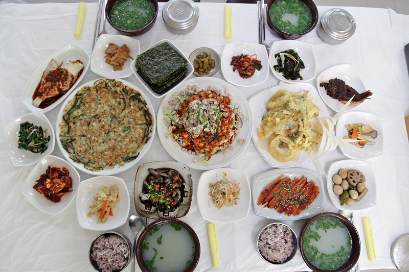 봄철의 가볼 만한 곳, 하동맛집 ‘섬진강뚝배기재첩식당’