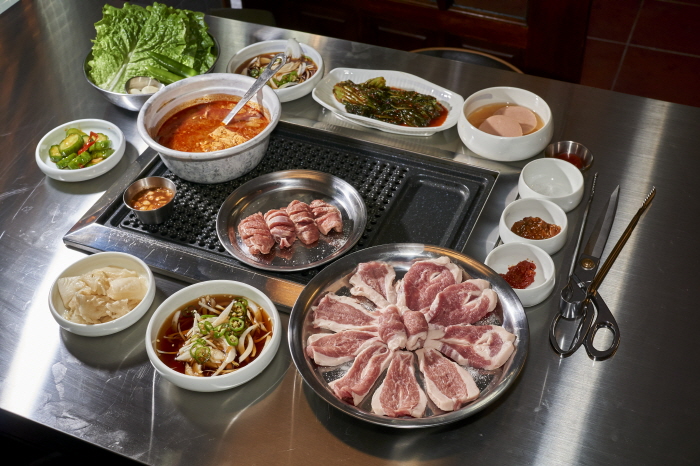 서울 수유역 불판집 이젠 삼겹살보다 등심꽃살