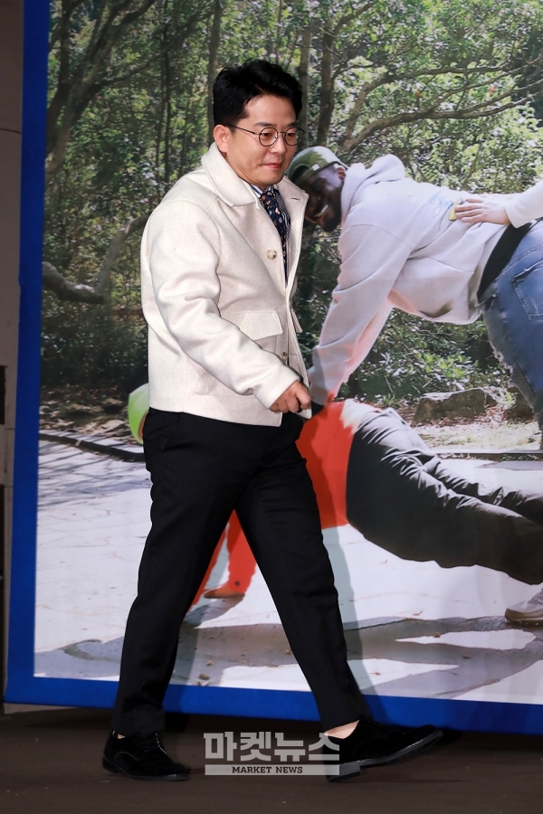 [포토] '친한 예능' 김준호, 놀러가는 것 같은 가벼운 걸음