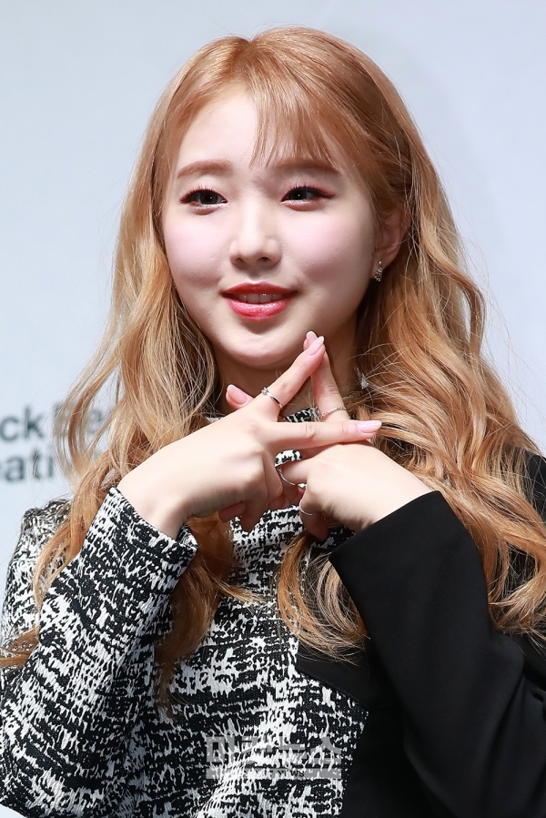 [포토] 이달의 소녀 여진, 사랑스러운 해시태그