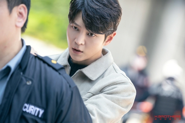 주원, 앨리스 열풍의 중심! 쏟아지는 호평의 핵심 셋
