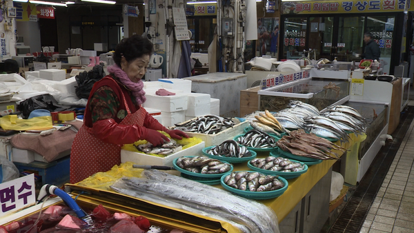 도루묵 어획량 반의 반토막…동해안 어민·상인 시름