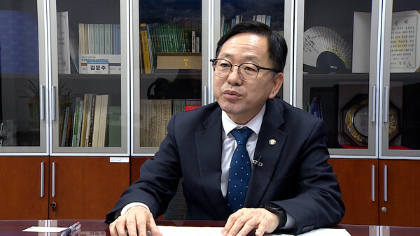[국회는지금] 학령 인구 감소 대책 시급 김문수 국회의원