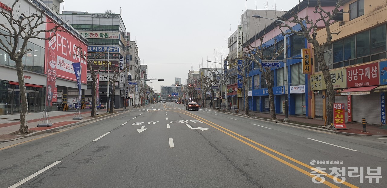 코로나19로 한산한 청주시내 출근길