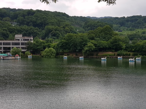 청주 명암지 상가 핫플 됐다