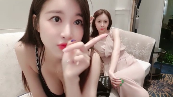 엘린, 지난 11일 SNS에 공개한 일상 사진이 화제