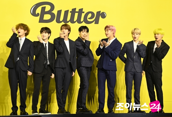 [엔터특징주] 하이브, 방탄소년단 빌보드 핫100 1위에 상승세