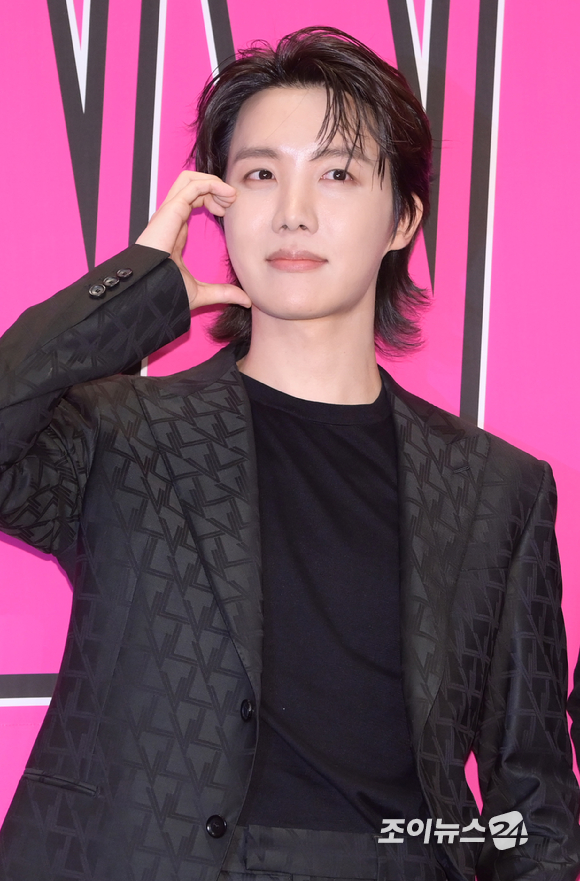 [포토]BTS 제이홉, 병지컷 헤어 완벽 소화