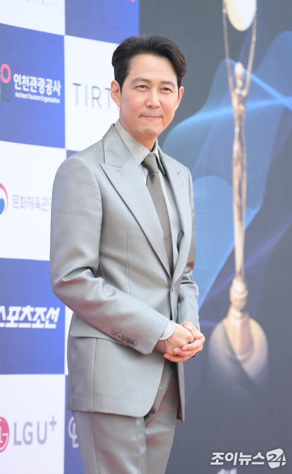 [퇴근길이슈] 후크 법인카드·이정재 디즈니·박신혜 복귀작·이하늬 속옷 화보