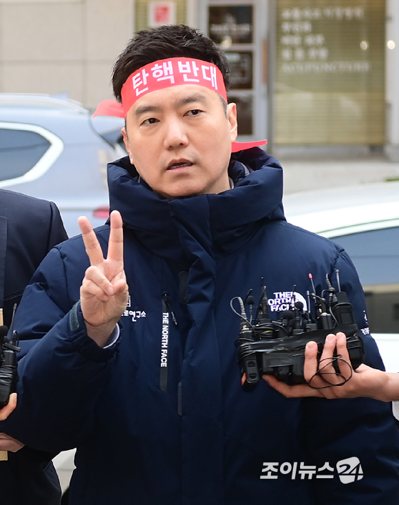 '김수현 명예훼손 혐의' 가세연 김세의, 오늘(26일) 구속 갈림길