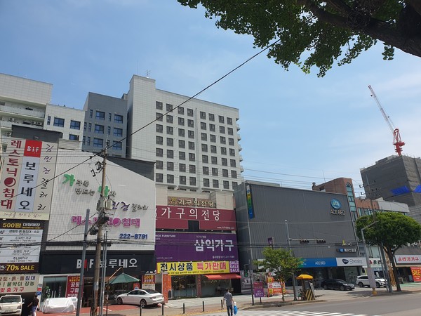 [경기전통시장에 가면④] 기분 좋은 설렘 가득한 수원가구거리
