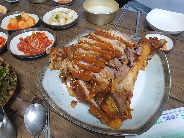 [경기전통시장에 가면⑨] 맛있는 족발을 찾는다면 권선종합시장