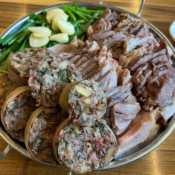 꽉 찬 순대와 진한 국물의 환상 궁합, 순대국 맛집