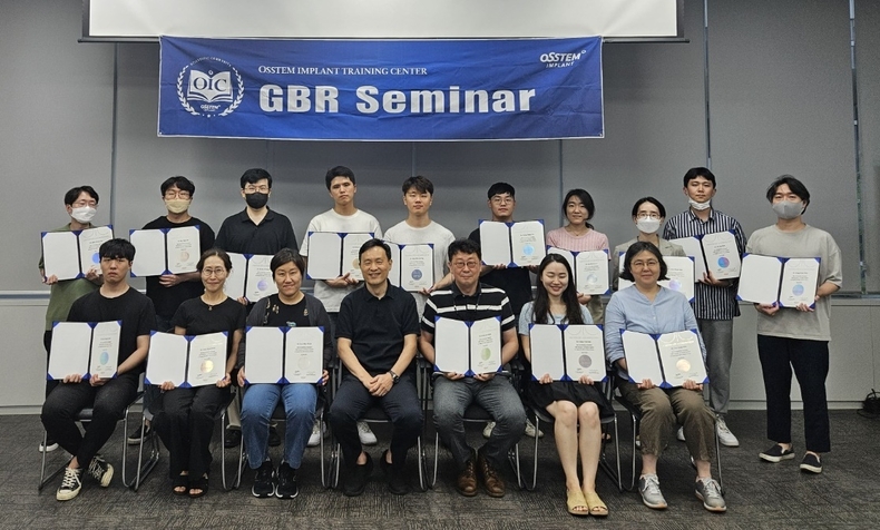 “상악 구치부 임플란트를 더욱 쉽게”