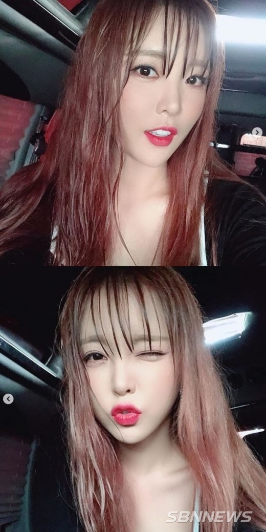 홍진영, 물미역 헤어로 뽐낸 섹시美 비 오는 날 야외공연