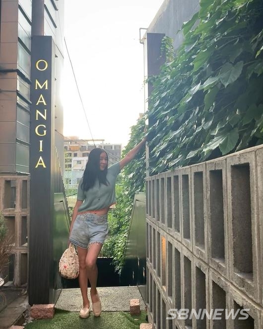이혜영 지천명을 바라보는 나이에 눈부신 미모와 몸매, 이혜영은 지난 11일 자신의 인스타그램...