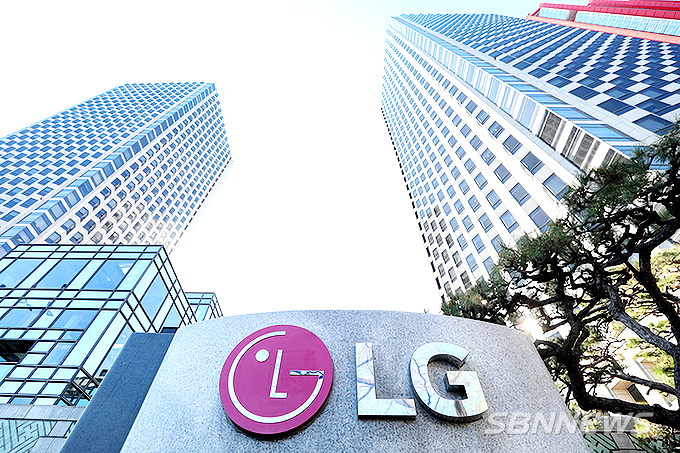 【시사】<속보> LG 모바일사업 26년만에 접는다…7월31일 철수 결정