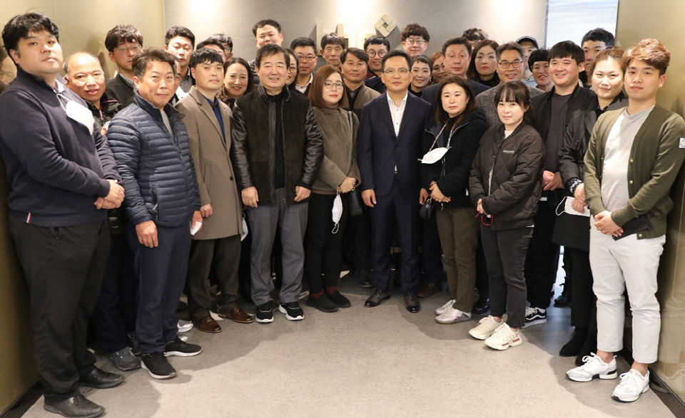 bhc치킨, 가맹점과 공감대 형성한다