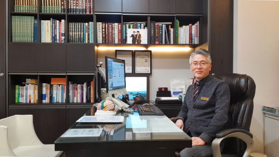 가벼운 손떨림으로 시작되는 수전증, 심해지기 전에 한의원 및 병원 찾아야