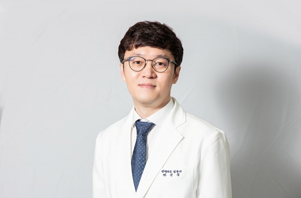 중년 눈성형을 위한 성형외과 선택의 중요성