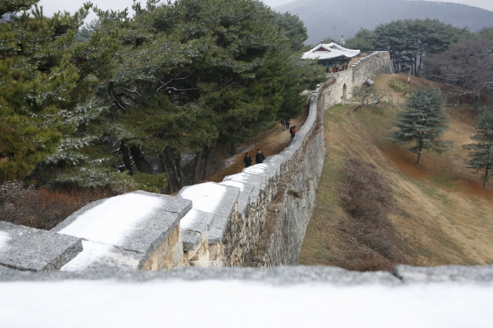 [여행] 청주 삼겹살 거리…간장에 적셔 먹는 ‘추억의 생삼겹살’