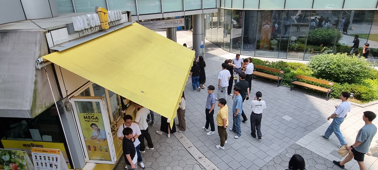 저가커피 전성시대? 프랜차이즈 본사와 가맹점주 온도차↑