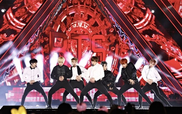 BTS 부산공연 불법 숙박 '철퇴'…징역 2년·벌금 2000만원 ↓