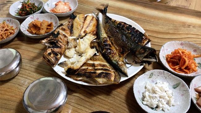 하루 100인분 한정판매 생물 생선구이집