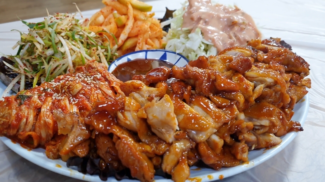 [맛집] 돼지보쌈 말고, 닭보쌈? 야들야들 닭고기, 신선한 야채의 꿀조합!