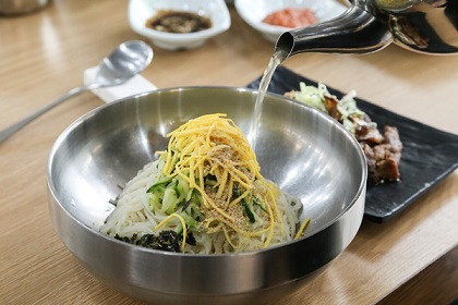 [여행맛집] 2대째 전통 국수제조방식 고집 경주아화전통국수