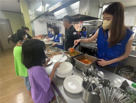 우아한주방, 신아원과 함께 명랑운동회 진행
