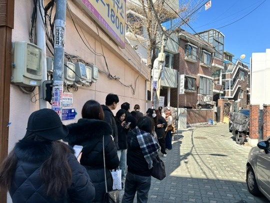 카페 공명 망원책빵 정식 오픈… 연남·신사에 이어 망원까지 확장