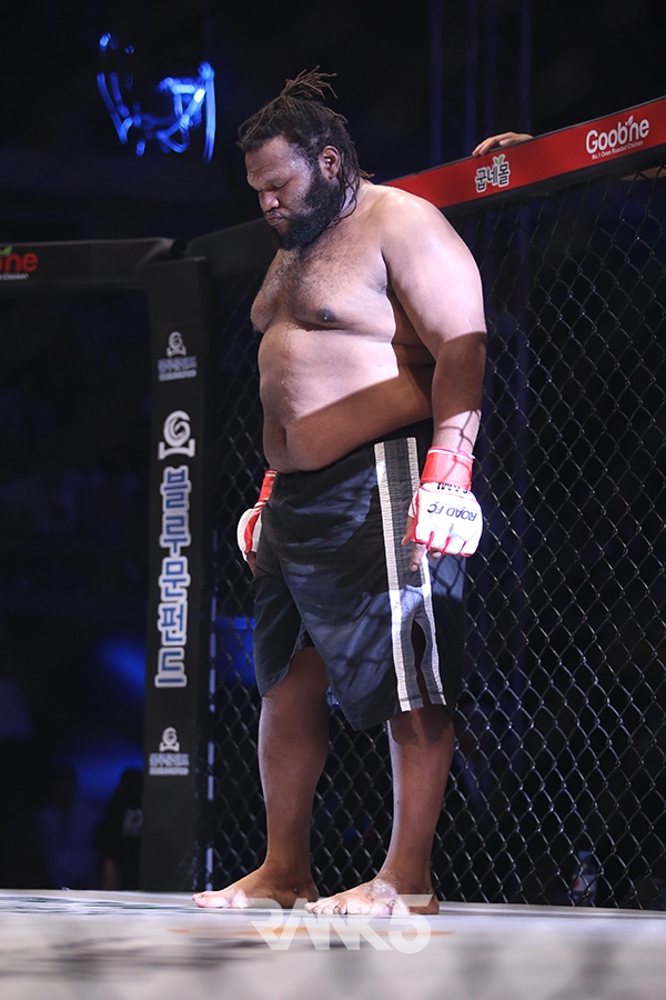 크리스 바넷, 대마초 양성 반응 UFC 출전 정지중