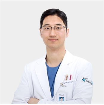 집에만 있는 요즘, 허리 통증 예방하려면?