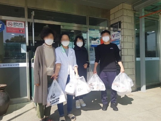 60계치킨 제주서귀포신시가지점, 경천전문요양원과 평안요양원에 사랑의 치킨나눔 봉사활동