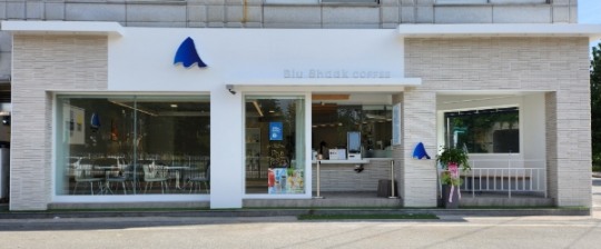 블루샥, 커피 도시 강릉에 첫 매장 오픈