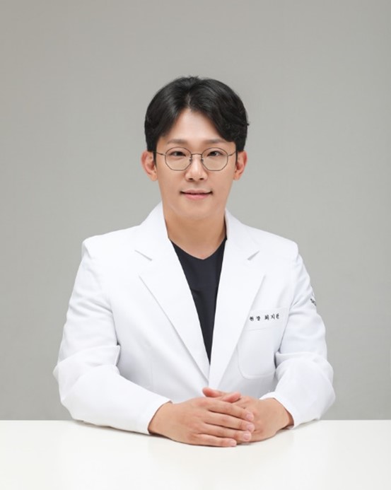 깊은 주름이나 심한 처짐, 앞볼 필러로 개선 가능해