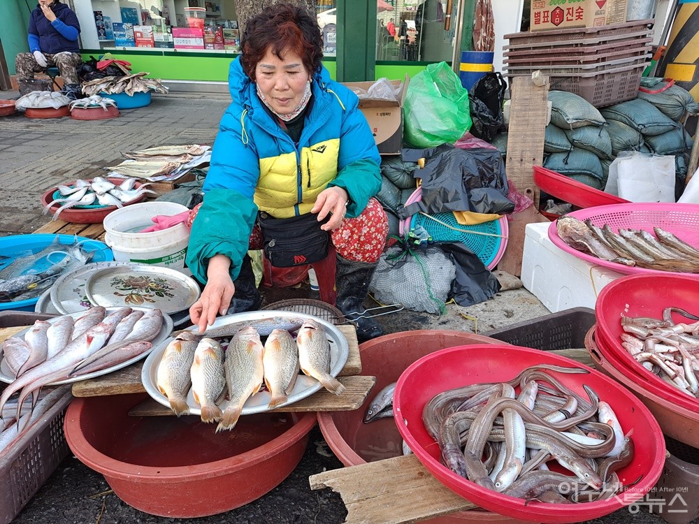 여기서 벌어먹기 때문에...하고 싶은 말 다 못 하지요