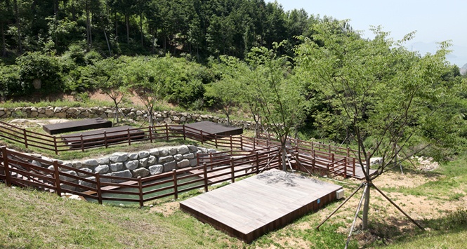 봉황산자연휴양림 야영장