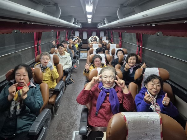 쌍봉종합사회복지관, 금호미쓰이화학(주)와 함께하는 기억키움학교 봄나들이