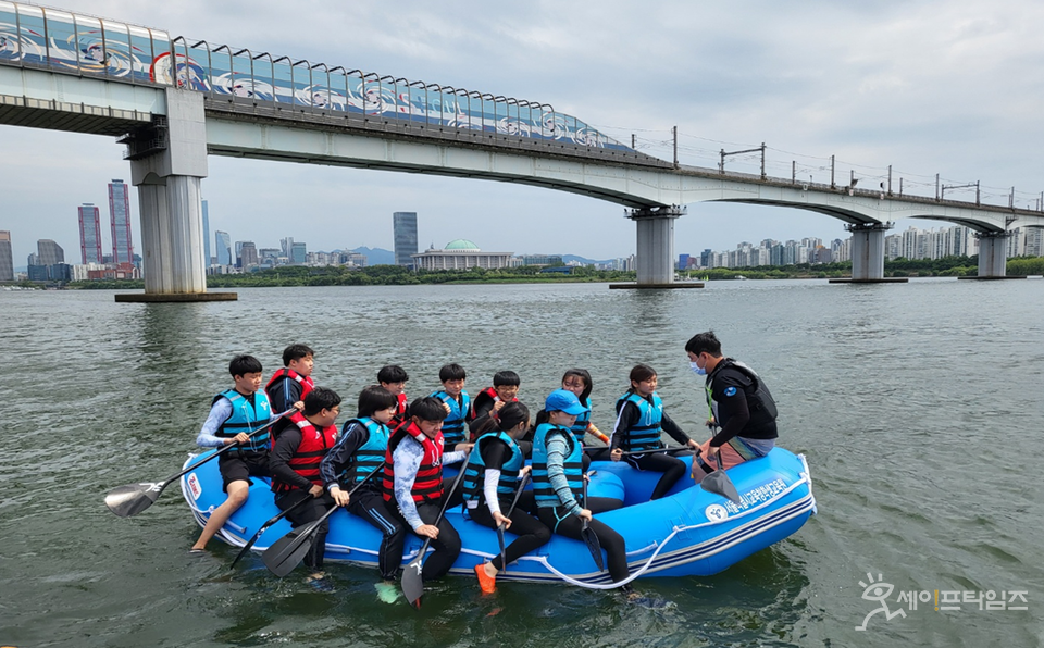 서울시교육청, 중·고생 대상 한강 수상안전 체험교육 가동