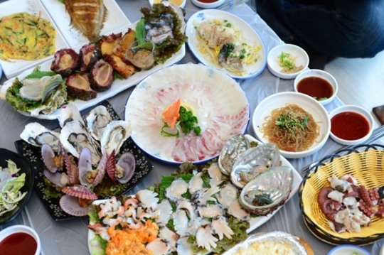 달인 해녀의 손맛이 담긴 특별한 물회, 거제도 맛집 ‘웅아횟집’