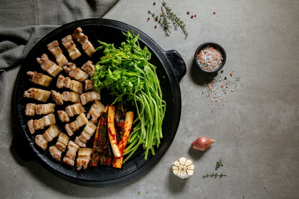 흑돼지 삼겹살 전문점 월화식당 오픈
