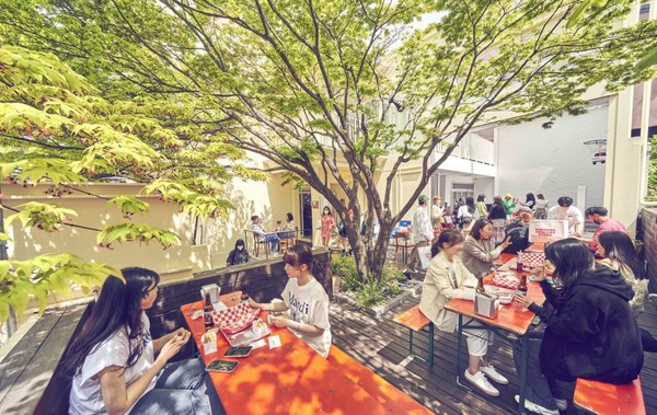 시몬스 침대 필두로 모피, 건설사들 잇따라 햄버거 출시