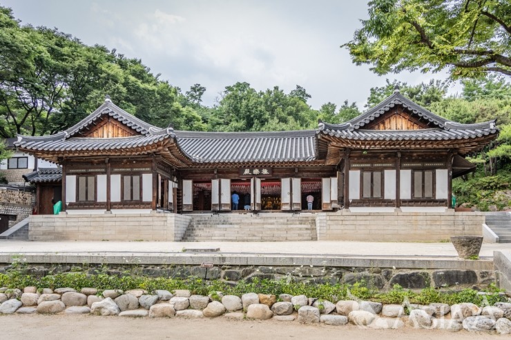 [이채현의 싱글라이프] 강요하지 않는 마음이란 길상사 템플스테이, 주지 덕조 스님과의 차담