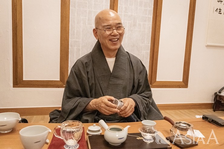 [이채현의 싱글라이프] 강요하지 않는 마음이란 길상사 템플스테이, 주지 덕조 스님과의 차담
