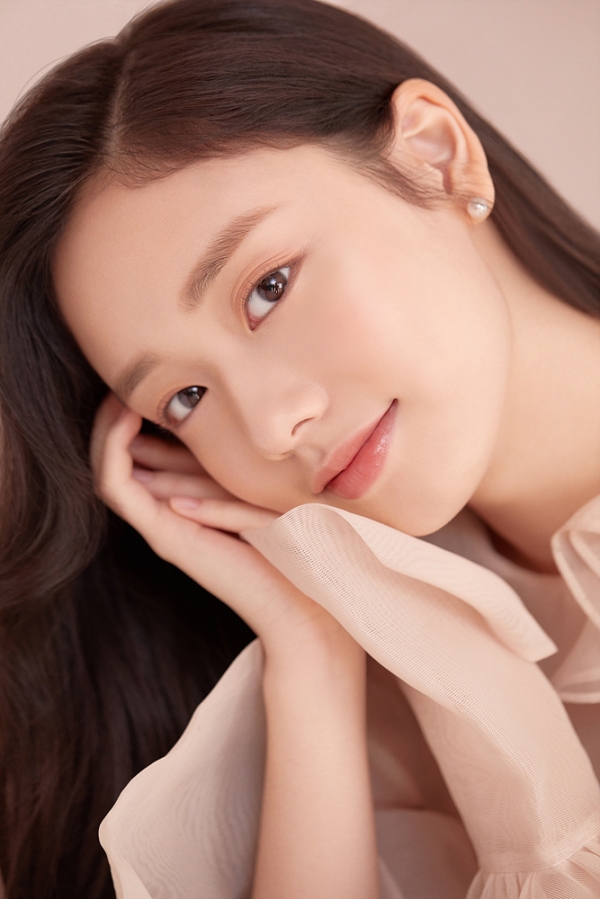 에뛰드하우스 피부에 얇게 밀착 더블 래스팅 쿠션 글로우 출시