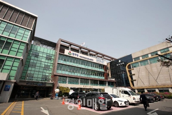 인천 동구, 대구 동구에 직원 성금 전달