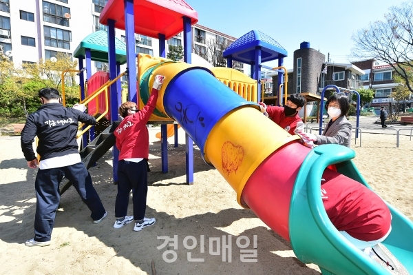 인천 가온태권도, 발차기 대신 방역기 들고 소독 봉사
